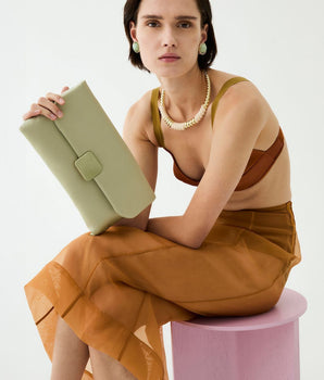 Nalì pochette Valencia a mano in raso